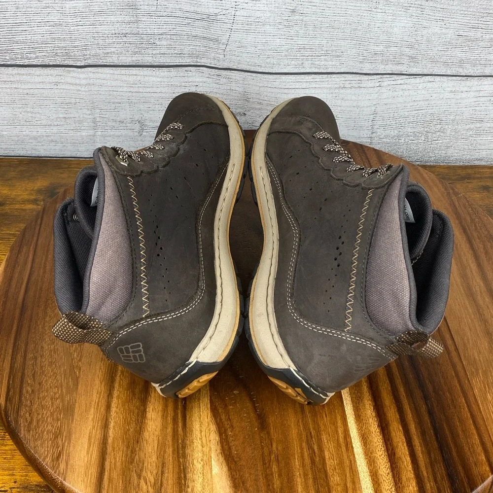 Columbia Three Passes Chukka Boot Dark Brown Leather YM5290-059 Men’s Size 9